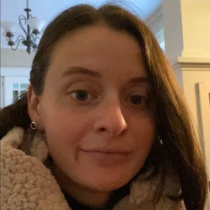 Meet your Posher, Emilee